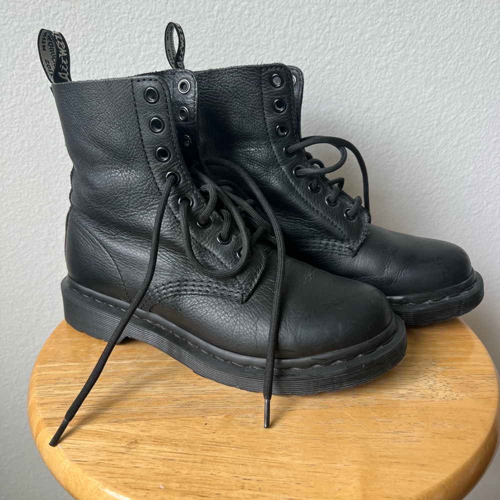 Dr. Martens Classic Black Boots Women’s 6